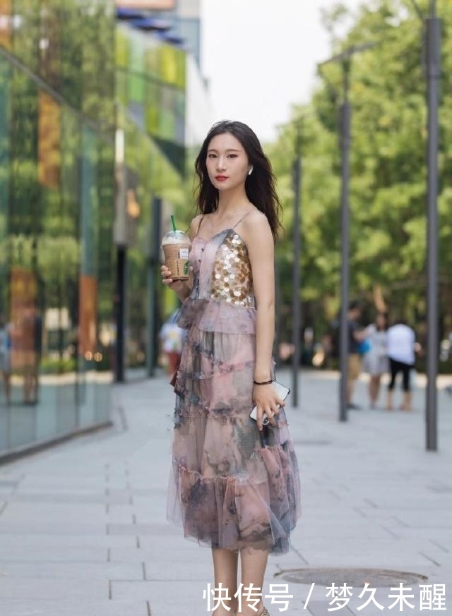  设计|这9种色的裙子也太美了吧，穿出少女感还抢镜！