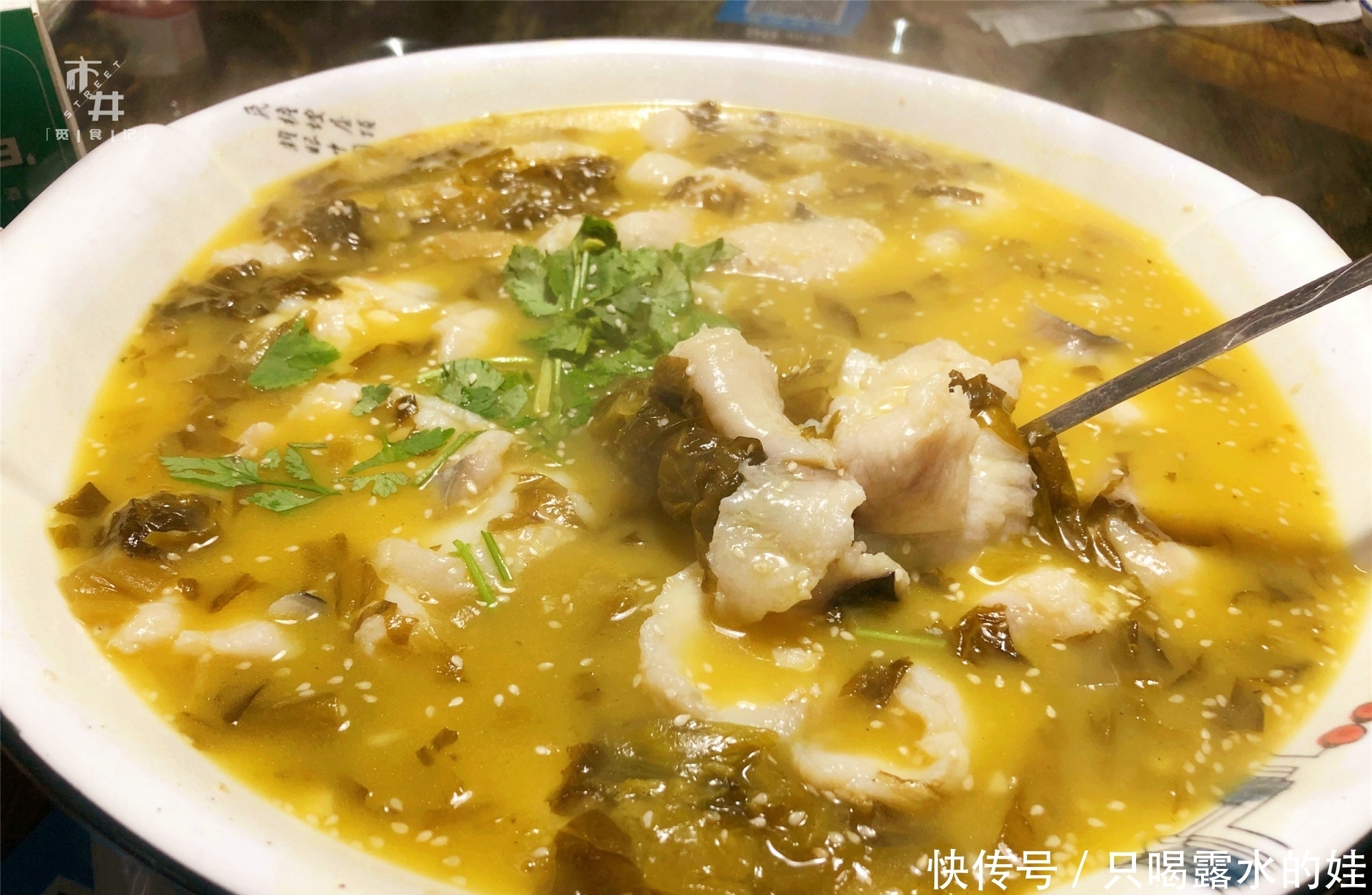 海鲜|侄子考上好大学请吃饭,330元点7盘硬菜,年轻人喝的酒真接受不了