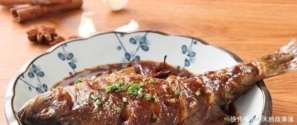 吃法|老外到中国一年,第一次吃中国菜,菜一上桌后,他们的吃法亮了