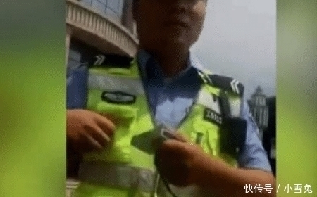 辅警|辅警坐摩托车巡逻没戴头盔,遭群众阻拦,辅警的态度没谁了