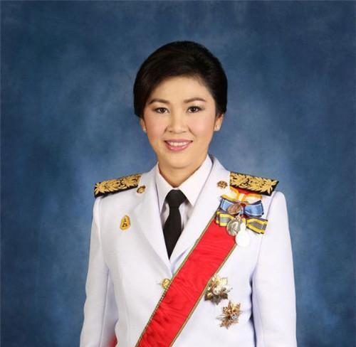 国外|3年前,泰国女总理英拉独自逃往国外,泰国是怎么对待她家人的?