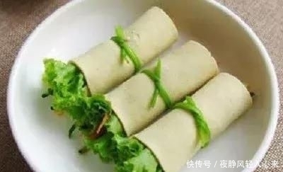  香菇|烫面薄饼，生菜豆皮卷，香菇焖鸡肉
