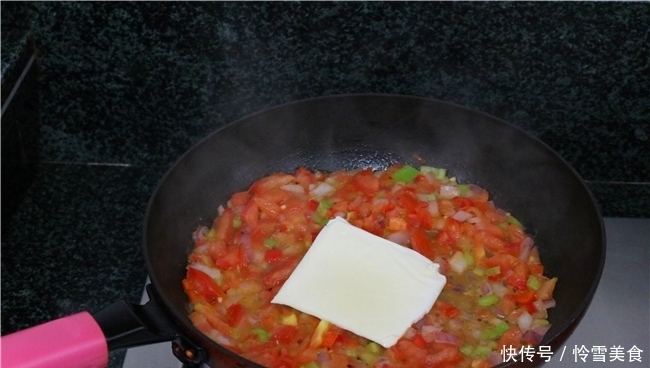 芝士|剩米饭完美的吃法不是炒，而是此做法，中西合璧，老人孩子都喜欢