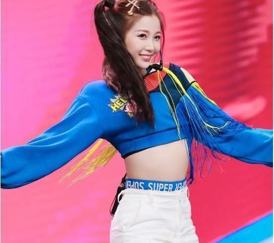  表情|虞书欣练习赛输给赵小棠后，她的表情成亮点，值得练习生参考