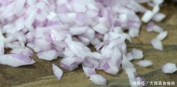  外酥|想吃肉盒子不用买，自己在家做，皮薄馅多用料足，外酥里软真解馋