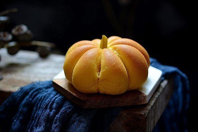 抢空|教你做萌萌的南瓜饼,造型奇特,口感俱佳,刚出炉就被抢空