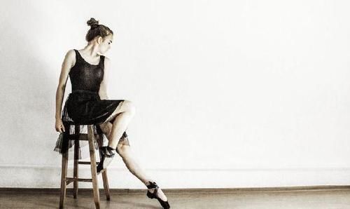 不值|女子相亲要五十万彩礼,相亲男怒怼“你不值这个价”