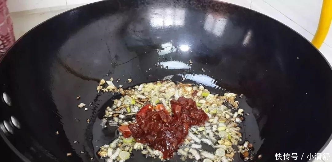 比水|1颗白菜,1块猪肉,教你简单一做,比水煮肉片都好吃,越吃越过瘾