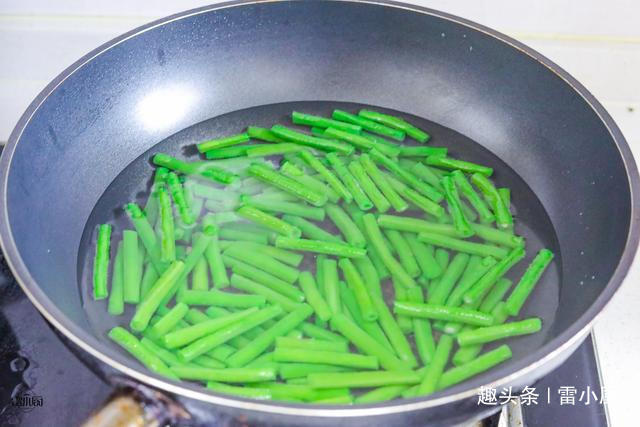 特别|长豆角这么做,不仅省油,还特别的入味,出锅香味扑鼻,真不错