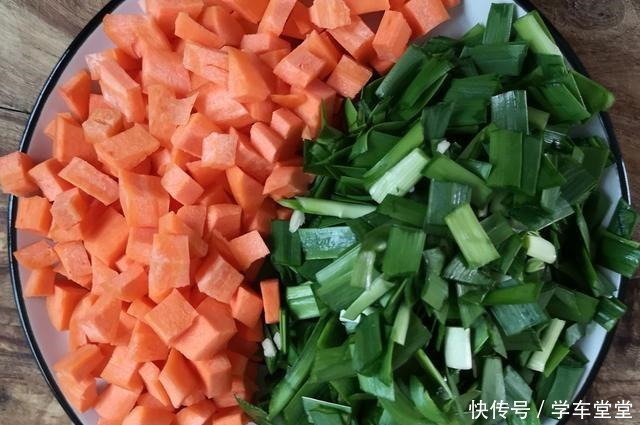 大碗宽面|面条不要手擀了,大厨教你做“油泼干拌二合一”,天天吃都不腻