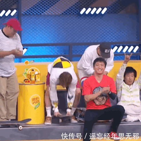 王一博|节目里摔椅子、抛滑板……王一博A爆之后的下一秒……才是神反应啊!