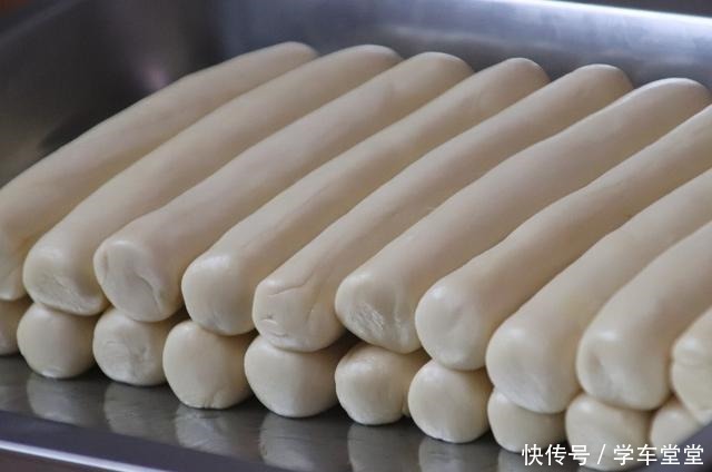 大碗宽面|面条不要手擀了,大厨教你做“油泼干拌二合一”,天天吃都不腻