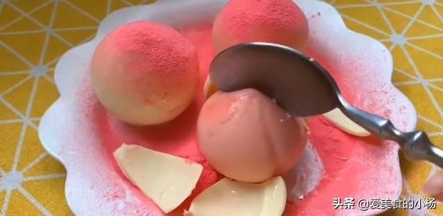 瞬间|最简单的网红甜品仙桃奶冻,抖音百万赞神仙甜品,敲开瞬间超治愈