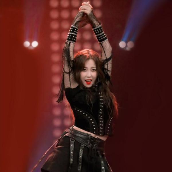  选手|《青春有你2》开全麦，虞书欣实力原形毕露，成员都被质疑