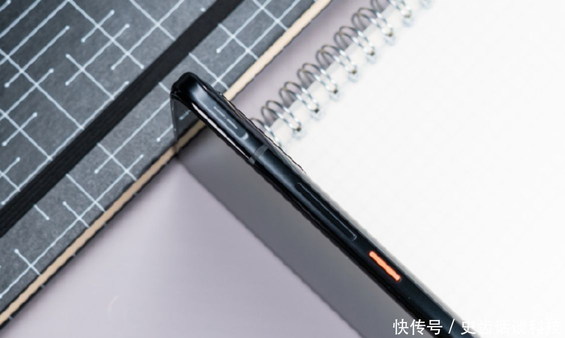 缺失|同为开年新旗舰,缺失了90Hz刷新率的iQOO3,相比小米10表现如何