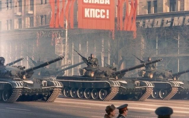 狂飙|一个德国小兵的疑惑：一路狂飙突进来到莫斯科城下，为何攻不进去