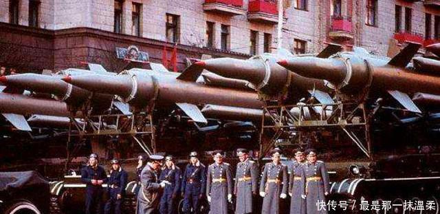 中国|为何苏联陈兵百万,最终却不敢大军南下,攻打中国!