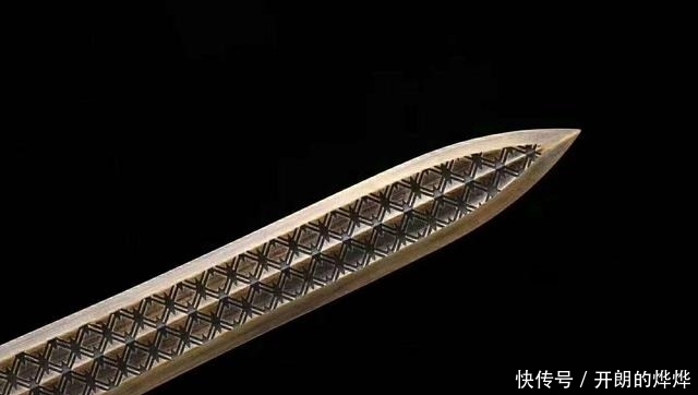 未开刃|"你可能不知道1965年出土的越王勾践剑到底有多厉害?"