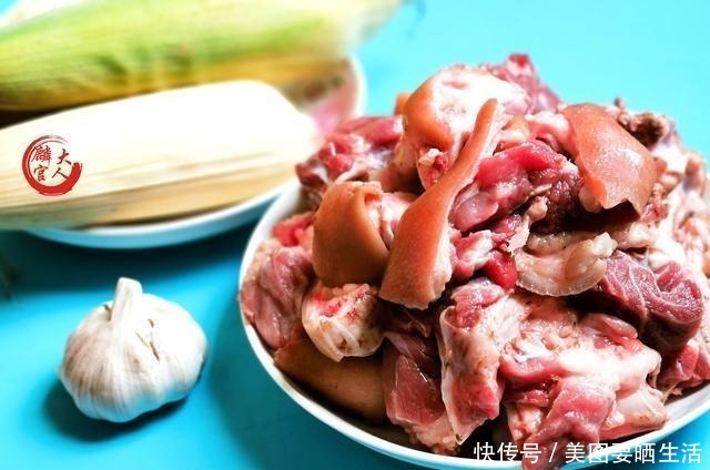 到底|炖猪脚汤到底要不要焯水记住“4个关键”,学会最正确炖汤技巧