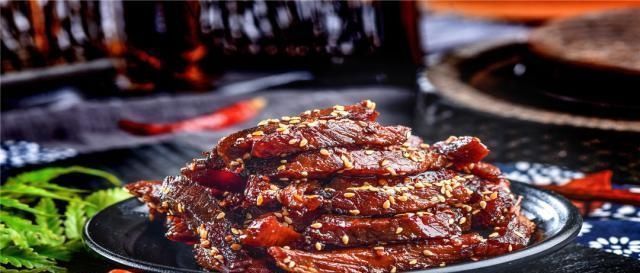 零食|学生买不起的四种零食,汉堡包上榜了,全吃过的就是家中有矿了