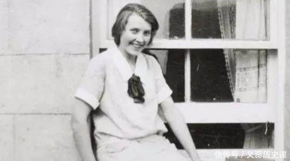 白天鹅|她揣着50美金来美国,丑小鸭变白天鹅,不看好的儿子做了美国总统