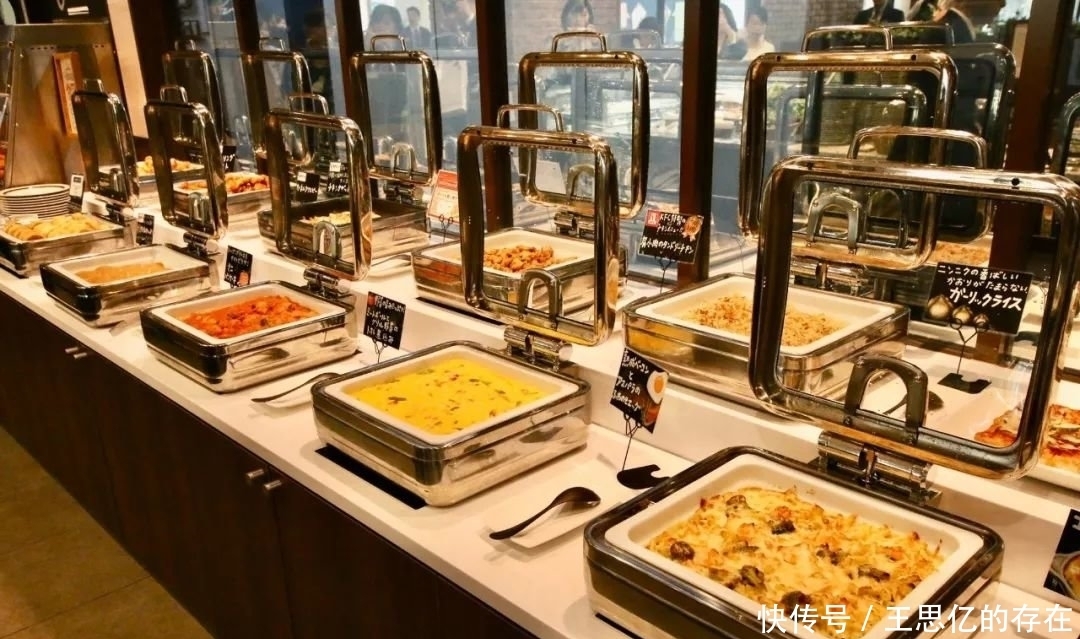 自助餐厅|肯德基开第一家自助餐厅,红酒炸鸡随便吃喝,网友:值得一试!