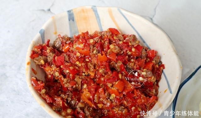 剁椒鱼头|过年在家连吃几天没胃口不如试试这道菜,上桌全家顿时流口水