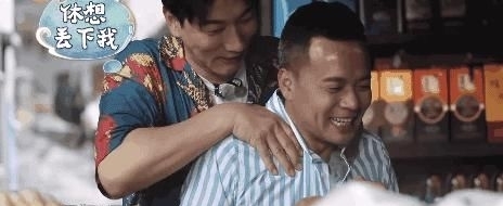 CP|赵丽颖调侃、黄晓明认证,《中餐厅》首对“奇奇怪怪的CP”诞生了