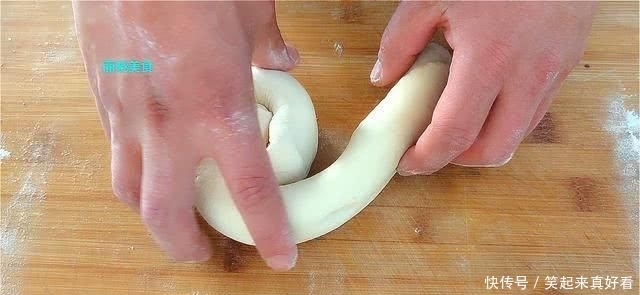 发酵|外面卖8元一张发面酱香饼,自己做成本3元,酱料配方告诉你,香