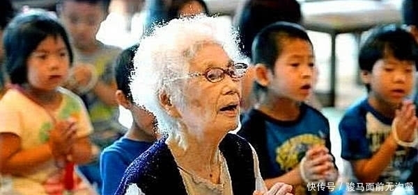 爆炸点|原子弹毁灭一切,为何这个日本女孩离爆炸点仅260米,却得以幸存