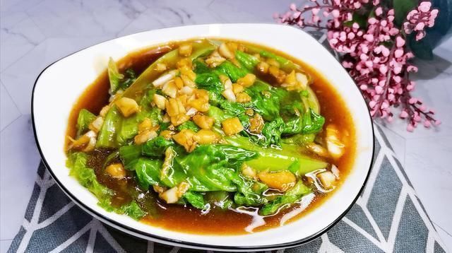  把生菜|饭店大厨教你蚝油生菜做法,清脆爽口,汤汁都可泡饭吃