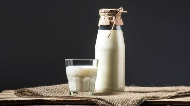 喝酒时|喝酒者,谨记酒前“三要做”,喝酒“三不吃”,酒后“三不宜”