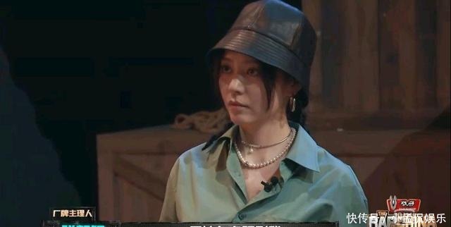 链子|为了拿到链子不惜下跪,这样卑微的说唱,难怪获得全场的嘘声!