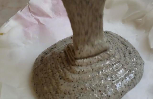 芝麻|山药又出新吃法,加一把芝麻,简单一做,松软香甜,孩子抢着吃