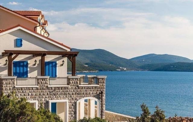 美国黑人|那些受尽欺负的美国黑人,早就跑回非洲建国了