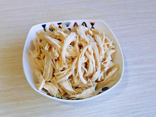 做法|鸡胸肉“夏天做法”,我家2天吃一次还不够,每次都光盘