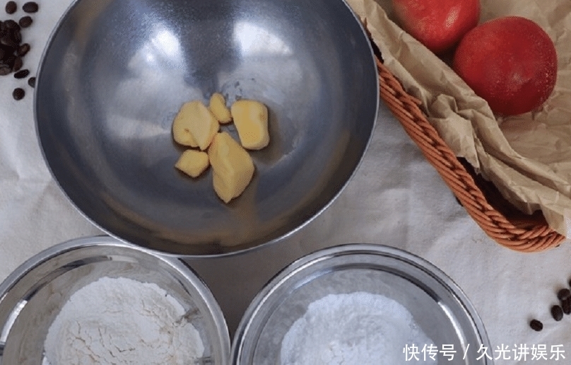 泡芙|炎炎的夏日就需要蜜桃泡芙,吃起来绝对过瘾,满满的白桃口味