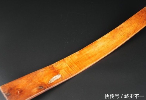 笏板|古代官员手拿板子上朝，这是干啥用的？清朝时却又不拿了？