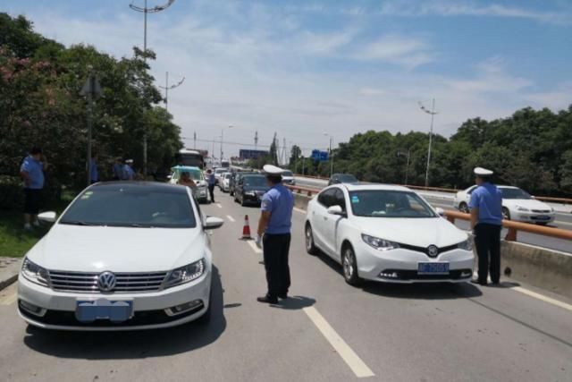  交警|交警提醒：C1驾照不能开这几类车，一旦发现绝不姑息