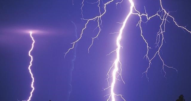 和?|嘉庆皇帝一上台就处死大贪官和珅,自己却被雷劈死了