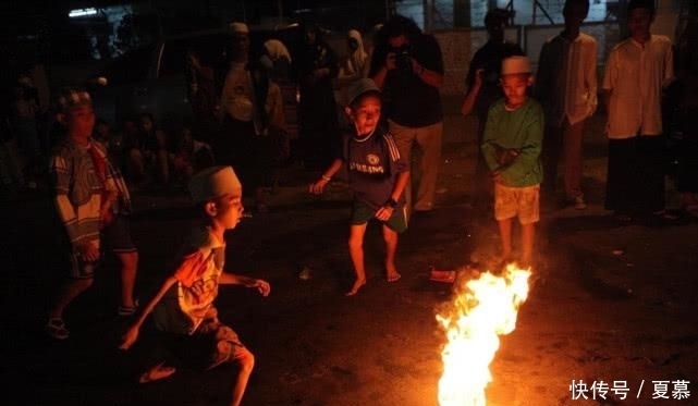 自杀身亡|老人受到总统接见，第二天便自杀身亡，家属得知，大肆庆祝