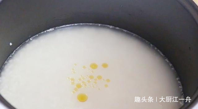  饭店里|今天才知道，蒸米饭时多加这3样东西，米饭香甜松软不粘锅