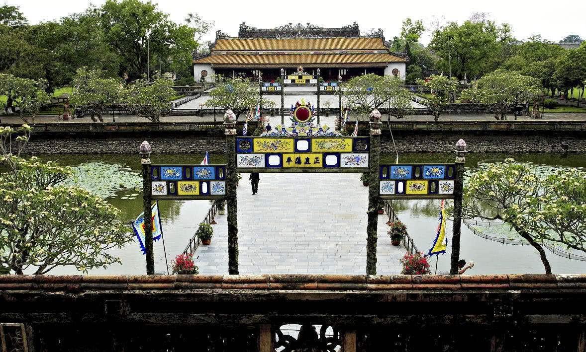 护照上盖|中国原藩属国:却占南海29个岛,如今因南海不愿在我国护照盖章