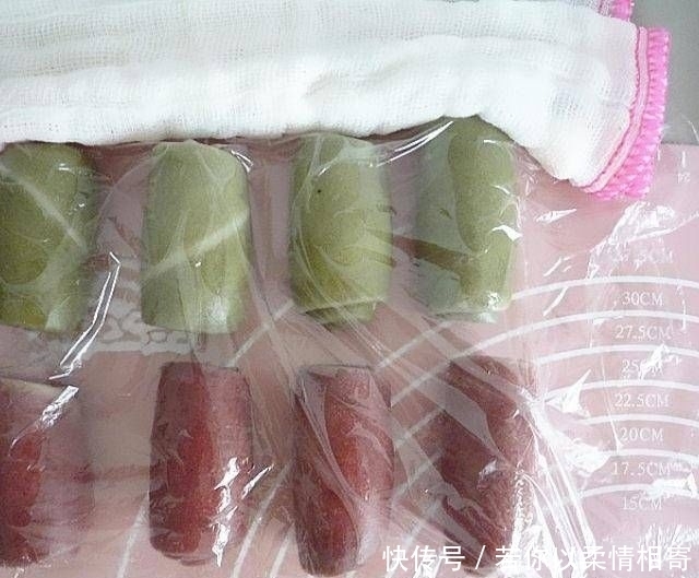  上保鲜膜|抹茶酥和我自己做的红曲糕点，不油腻