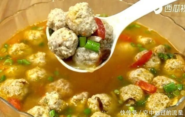 莲藕丸子|秋天,多喝此汤,汤鲜味美还补钙,比骨头汤营养,每次上桌遭疯抢