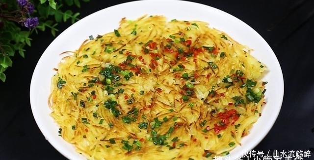 大厨|大厨教你土豆最好吃的做法,简单一做,比肉都香,上桌就光盘