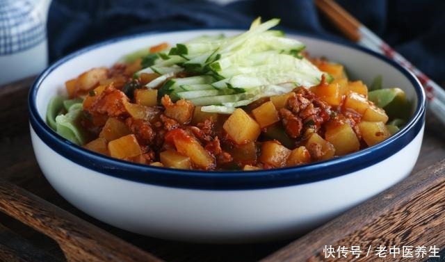 面条|面食中的极品佳作,比刀削面好看,比炸酱面过瘾,营养更解馋!