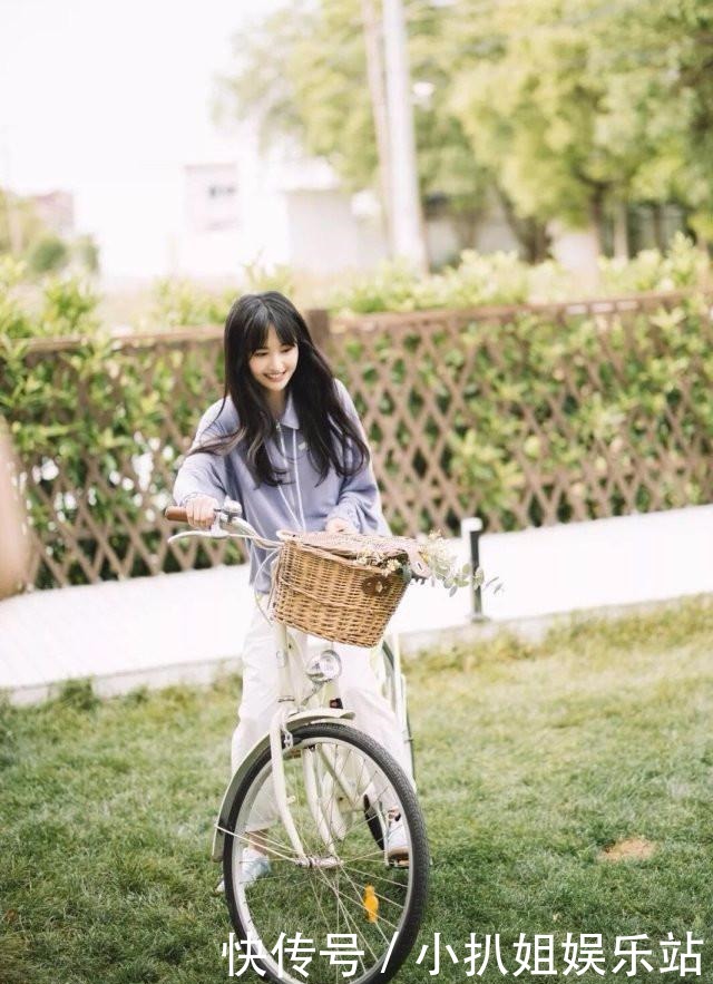 黑色|郑爽最新港风造型大片曝光,穿黑色波点长裙还原八十年代港式美女