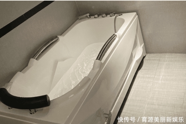 评论|“为啥高级宾馆的浴缸有那么多扶手？”哈哈哈哈哈评论也太坏了