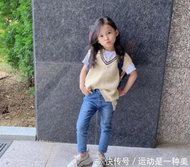 女人|女人的精致感要从小抓起!学8岁时尚博主穿搭,韩式风简约显气质